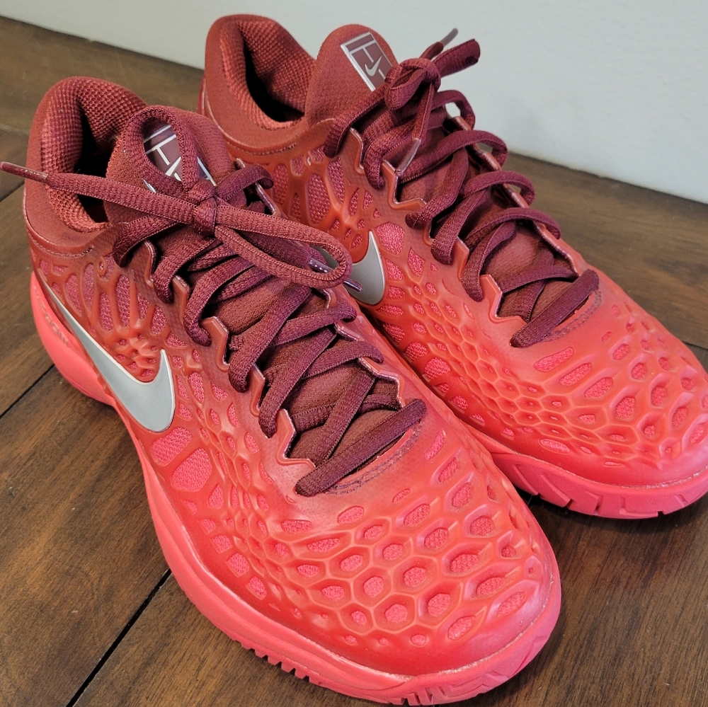 Nike Zoom Cage 3 size 7.5